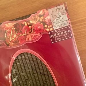 🏷 NWT Pattern Tights in Black